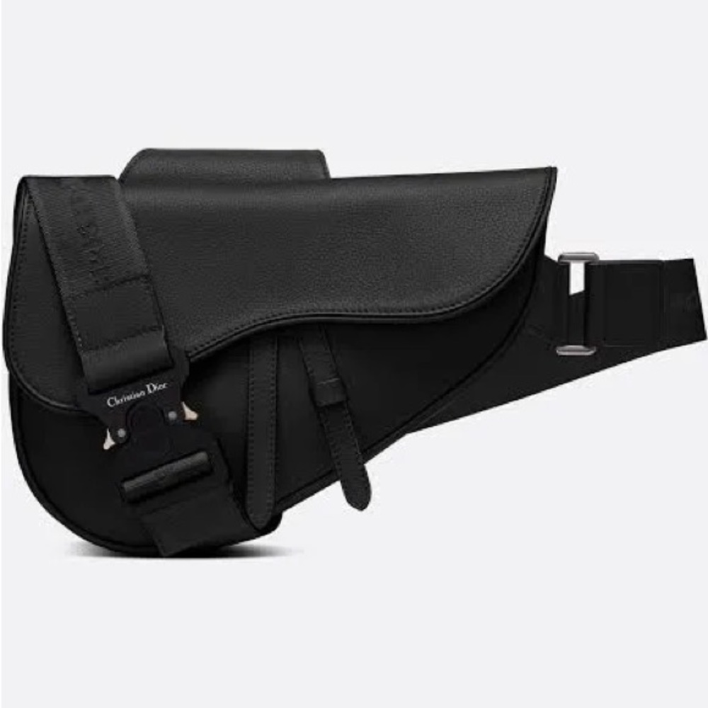 Dior Essentials
SADDLE BAG
Black Grained Calfskin    Worn Once, Like New!